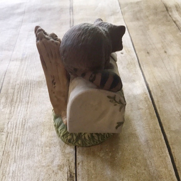 Raccoons Vintage Masterpiece Porcelain by Homco - Picture 4 of 5